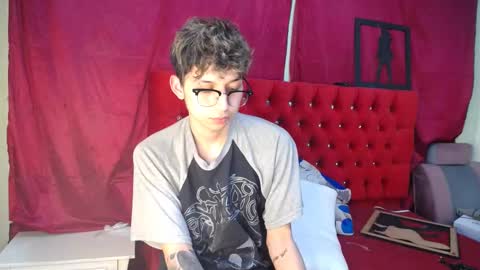 Snapshot of _thomas_hot_ chatting on March 2025 01:58:01 AM Thomas online show from March 2025 01:58:01 AM