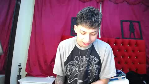 Snapshot of _thomas_hot_ chatting on March 2025 08:10:02 PM Thomas online show from March 2025 08:10:02 PM