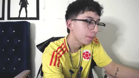 Snapshot of _thomas_hot_ chatting on September 2025 02:33:01 AM Thomas online show from September 2025 02:33:01 AM