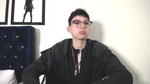 Snapshot of _thomas_hot_ chatting on September 2025 12:11:01 AM Thomas online show from September 2025 12:11:01 AM