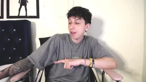 Snapshot of _thomas_hot_ chatting on October 2025 01:50:02 AM Thomas online show from October 2025 01:50:02 AM