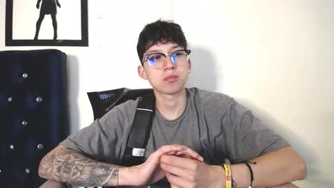 Snapshot of _thomas_hot_ chatting on October 2025 01:19:02 AM Thomas online show from October 2025 01:19:02 AM