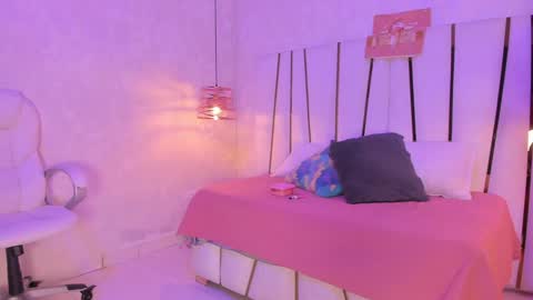 Rousse  online show from December 2024 07:29:02 PM