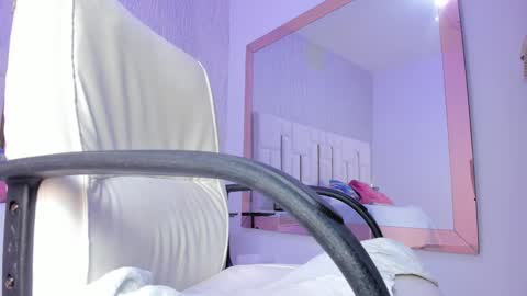 Rousse  online show from October 2025 07:01:02 PM