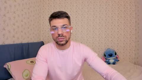 Snapshot of _tonywolf chatting on December 2025 07:32:01 PM Tony Wolf online show from December 2025 07:32:01 PM