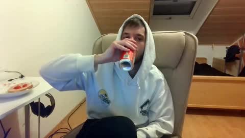 Snapshot of _v_l_a_d_ chatting on March 2025 11:26:01 PM Vlad online show from March 2025 11:26:01 PM