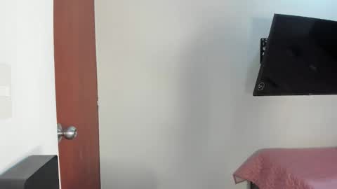 Snapshot of _valentina_69 chatting on February 2026 11:33:01 PM _valentina_69 online show from February 2026 11:33:01 PM