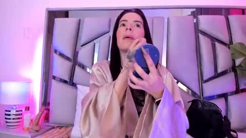 _valeria_saenz_ online show from November 2025 02:43:02 AM