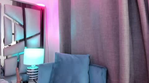 _valeria_saenz_ online show from April 2026 07:56:01 AM