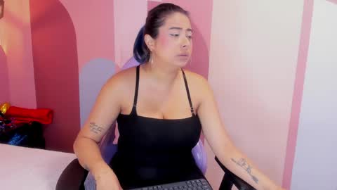 Snapshot of _valeryboobs_ chatting on April 2026 12:23:01 PM _valeryboobs_ online show from April 2026 12:23:01 PM