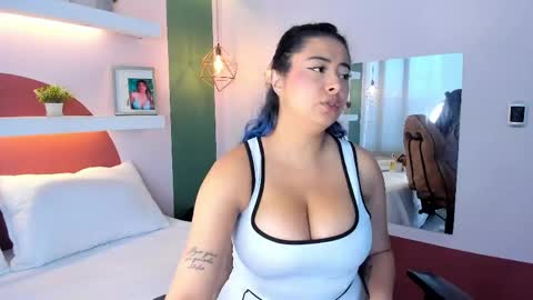 Snapshot of _valeryboobs_ chatting on May 2026 01:51:01 PM _valeryboobs_ online show from May 2026 01:51:01 PM