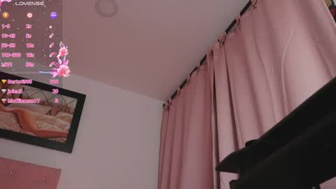 Snapshot of _victoria_florez chatting on March 2025 01:21:02 AM VICTORIA online show from March 2025 01:21:02 AM