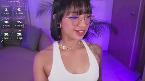 Snapshot of _victoria_florez chatting on November 2025 11:48:01 PM VICTORIA online show from November 2025 11:48:01 PM