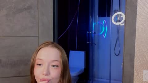 Snapshot of _violet_mills_ chatting on February 2025 11:28:02 PM Violet online show from February 2025 11:28:02 PM