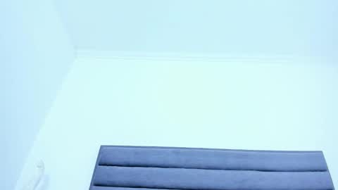 _violet_moon1 online show from February 2025 09:38:02 PM