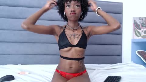 _violet_moon1 online show from March 2025 09:59:01 PM