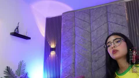 Snapshot of _viollettenoir_ chatting on May 2026 07:52:02 PM online show from May 2026 07:52:02 PM