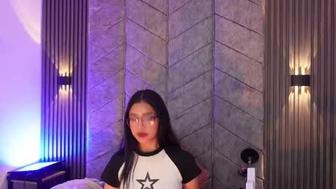 Snapshot of _viollettenoir_ chatting on May 2026 07:41:01 PM online show from May 2026 07:41:01 PM