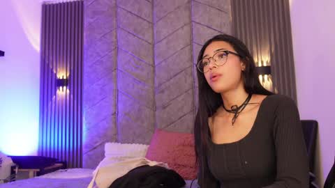Snapshot of _viollettenoir_ chatting on May 2026 07:56:02 PM online show from May 2026 07:56:02 PM