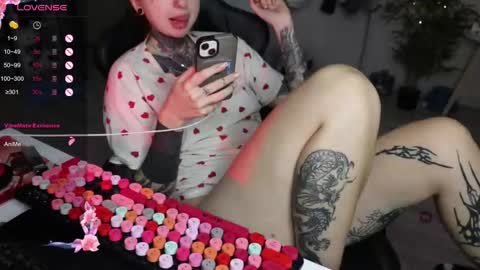 Alis online show from December 2025 07:53:01 PM