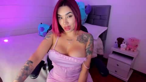 Snapshot of _viviana chatting on October 2025 12:20:02 AM INSTAGRAM pinzon viviana online show from October 2025 12:20:02 AM