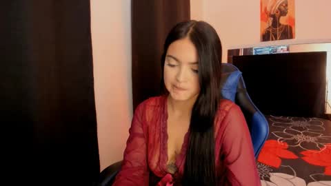 Snapshot of _xiimena chatting on February 2026 06:49:02 PM xiimena and danilo online show from February 2026 06:49:02 PM