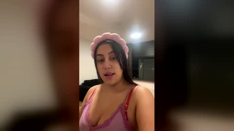 Nicolle online show from January 2026 09:09:01 PM