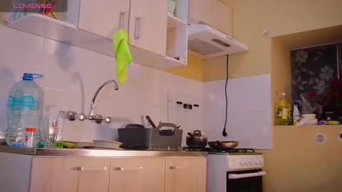 Snapshot of _your_little_nut chatting on December 2024 05:26:01 AM Macca and Ana online show from December 2024 05:26:01 AM