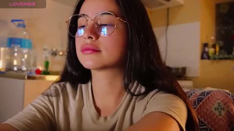 Snapshot of _your_little_nut chatting on January 2025 05:57:01 AM Macca and Ana online show from January 2025 05:57:01 AM