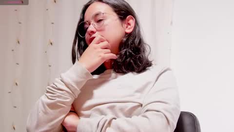 Snapshot of _your_little_nut chatting on October 2025 03:46:02 PM Macca and Ana online show from October 2025 03:46:02 PM