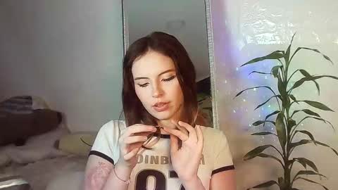 _yourcherrybomb online show from November 2025 02:17:02 AM