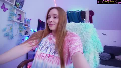 Snapshot of _yummy_girl_ chatting on May 2026 04:12:01 PM Polly online show from May 2026 04:12:01 PM