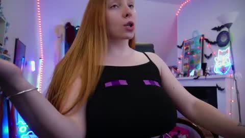 Snapshot of _yummy_girl_ chatting on July 2026 02:02:02 PM Polly online show from July 2026 02:02:02 PM