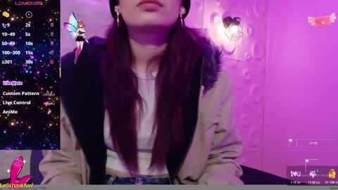 Yuyi online show from November 2025 12:18:02 PM