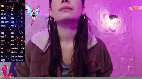 Yuyi online show from November 2025 12:37:02 PM