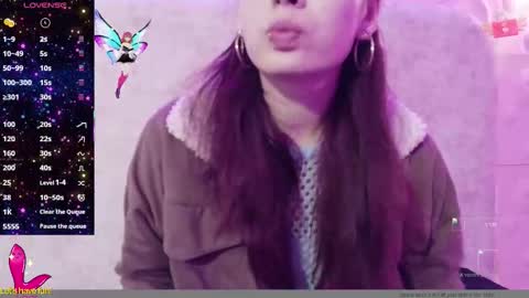 Yuyi online show from November 2025 12:50:02 PM
