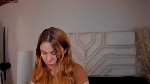 Snapshot of _zoe_3 chatting on July 2026 12:44:01 PM Zoe online show from July 2026 12:44:01 PM