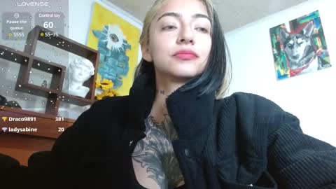 Zoe  online show from February 2025 01:37:02 PM