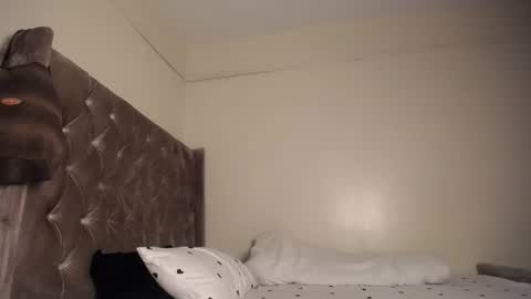 Zoilah online show from October 2025 01:35:01 AM