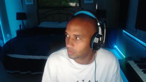 a4orce online show from November 2025 02:09:01 AM