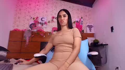 Aisha online show from September 2025 11:54:02 AM
