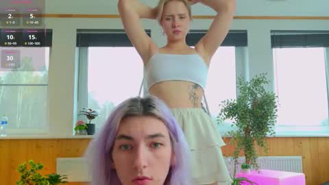 Molly online show from October 2025 09:42:02 AM