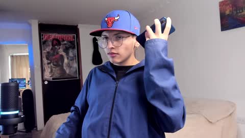 Snapshot of a_lejandro_08 chatting on December 2024 07:50:02 PM alejo online show from December 2024 07:50:02 PM