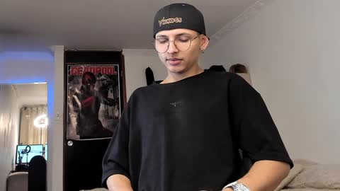 Snapshot of a_lejandro_08 chatting on December 2024 08:28:02 AM alejo online show from December 2024 08:28:02 AM