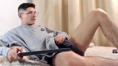 Snapshot of a_lejandro_08 chatting on February 2025 06:11:02 AM alejo online show from February 2025 06:11:02 AM