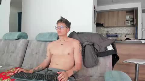 Snapshot of a_sexy_couple__ chatting on January 2025 07:03:01 PM A Sexy Couple online show from January 2025 07:03:01 PM