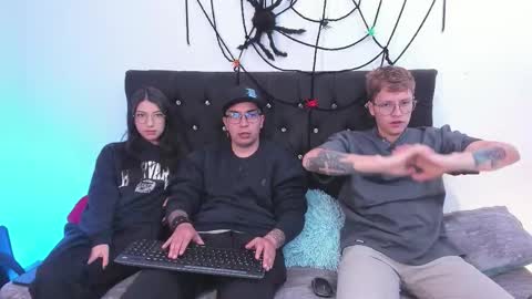 Snapshot of a_sexy_couple__ chatting on October 2025 04:20:02 PM A Sexy Couple online show from October 2025 04:20:02 PM