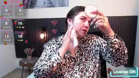 Snapshot of aabby_lee chatting on September 2025 08:33:02 PM Abby Lee online show from September 2025 08:33:02 PM