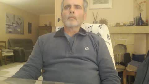 Aalex1717 online show from December 2025 09:54:01 PM