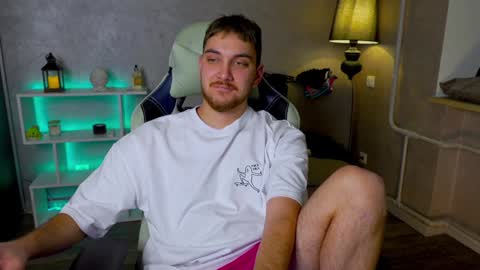 Snapshot of aalexxxxxx chatting on December 2024 08:13:01 AM Alex online show from December 2024 08:13:01 AM